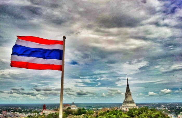 Размахване на знамето на Тайланд