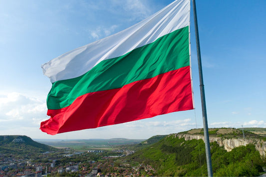Размахване на българското знаме над града